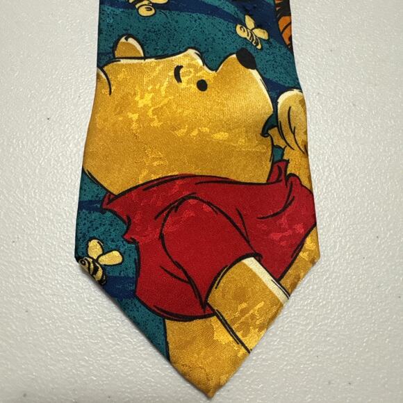 The Disney Store Winnie The Pooh Tigger Eeyore Silk Tie Made in Italy Mens Gift - Picture 5 of 11